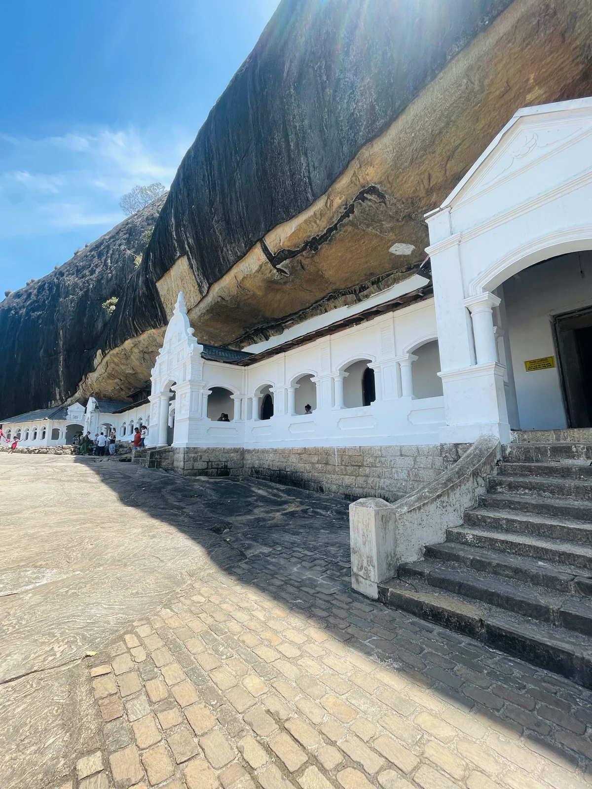 Image Dambula Cave Temple and Golden Temple