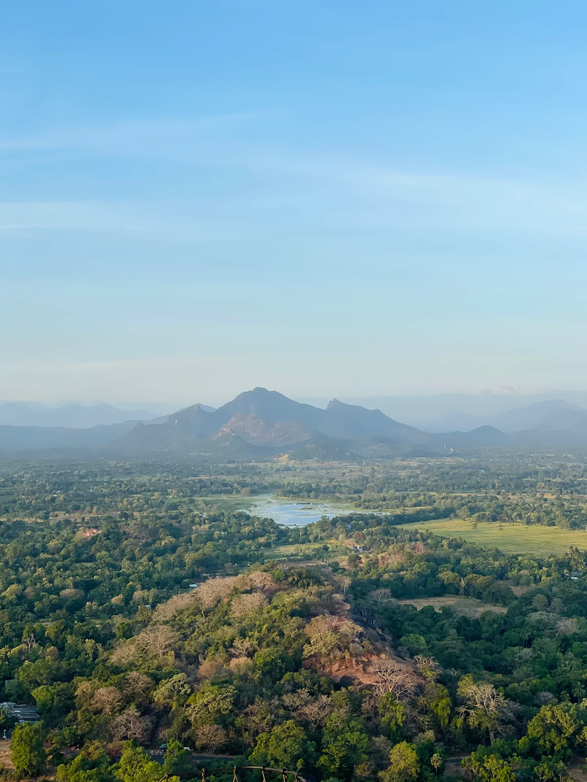 Image Hike the Sigiriya Lion Rock